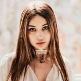 chloe_grace