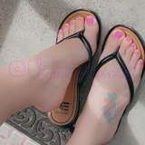 violets_feetsx3
