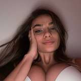 girlyaleyna